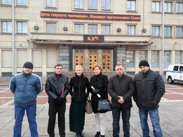 Петербургские дальнобойщики решили идти на Москву Петербургские дальнобойщики решили идти на Москву