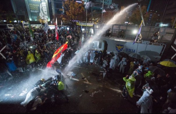 Южная Корея: мощный антиправительственный протест в Сеуле