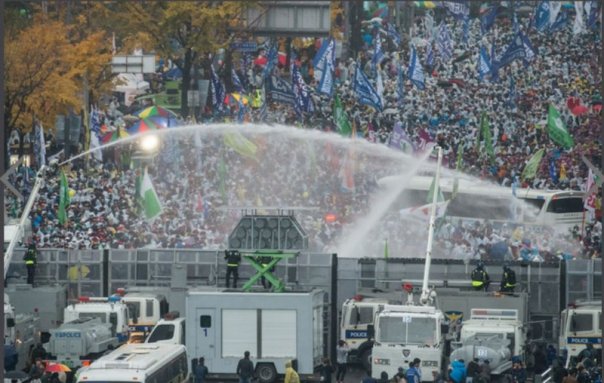 Южная Корея: мощный антиправительственный протест в Сеуле