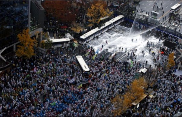 Южная Корея: мощный антиправительственный протест в Сеуле