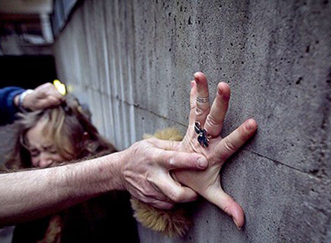 Немецких девушек успокаивают тем, что раздают мигрантам презервативы Немецких девушек успокаивают тем, что раздают мигрантам презервативы