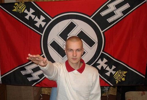 Порошенко отказал 22 российским фашистам из "Азова" в украинском гражданстве Порошенко отказал 22 российским фашистам из "Азова" в украинском гражданстве