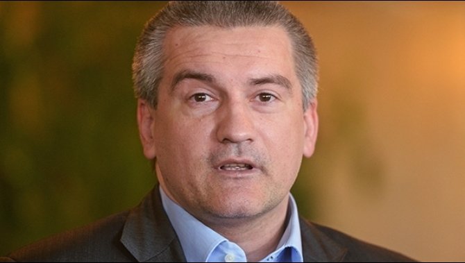 Аксенов: сделки по решению украинских судов в Крыму недействительны Аксенов: сделки по решению украинских судов в Крыму недействительны