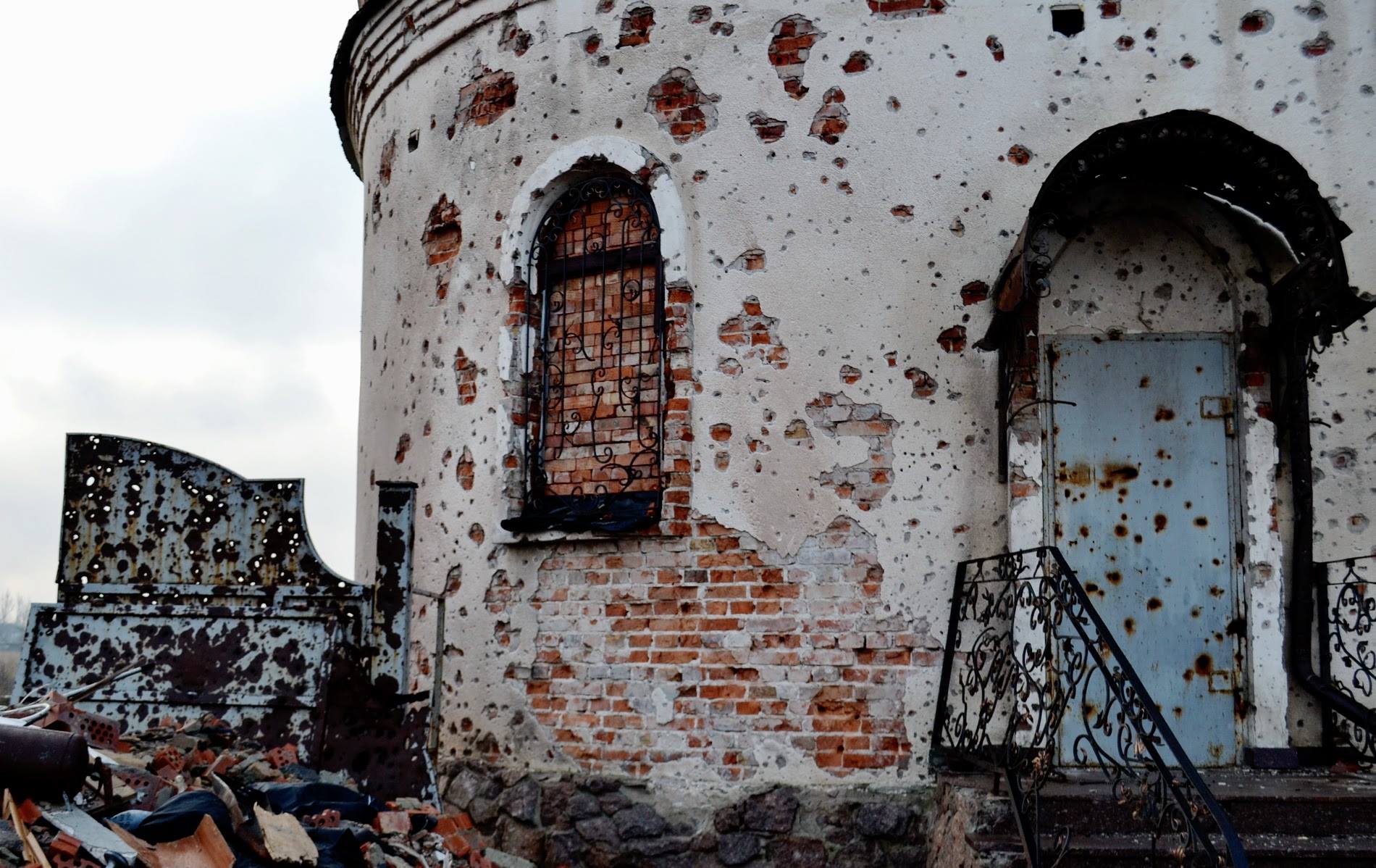 Страшные разрушения — фото монастыря Московского Патриархата, уничтоженного украинскими войсками Страшные разрушения — фото монастыря Московского Патриархата, уничтоженного украинскими войсками