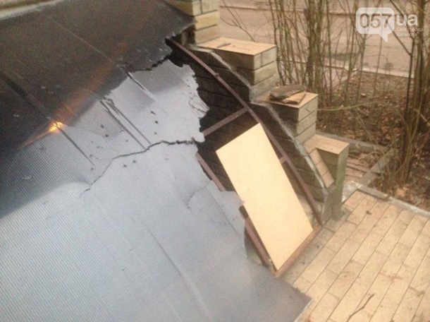 В Харькове неизвестный бросил гранату в жилой дом