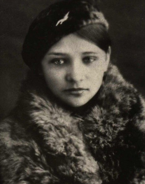 Правда о Молодой Гвардии и почему Александр Фадеев пожалел читателей Правда о Молодой Гвардии и почему Александр Фадеев пожалел читателей