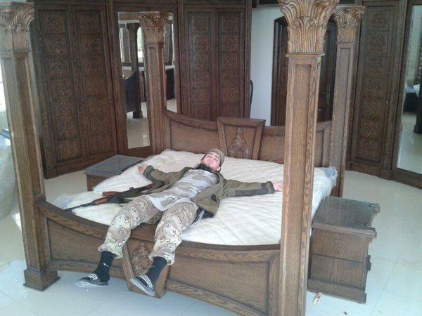 Сирийские войска разблокировали дорогу в армянский Кесаб Сирийские войска разблокировали дорогу в армянский Кесаб