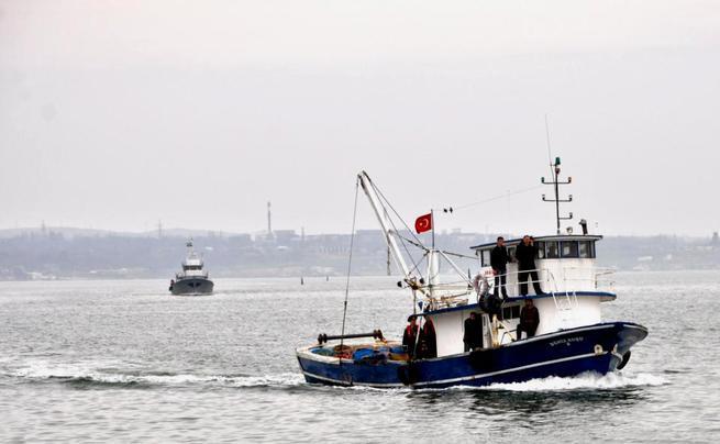 Турецкий сейнер шел на таран российского сторожевика. "Сметливый" применил оружие