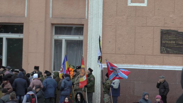 Жители Стаханова и сослуживцы простились с Павлом Дремовым Жители Стаханова и сослуживцы простились с Павлом Дремовым