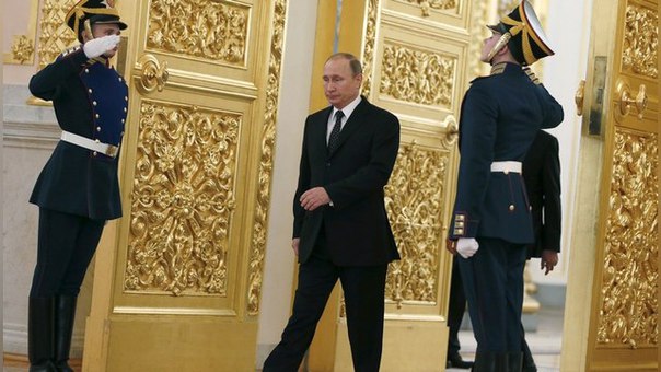 Ходить «по-ковбойски» Путина научили в КГБ 