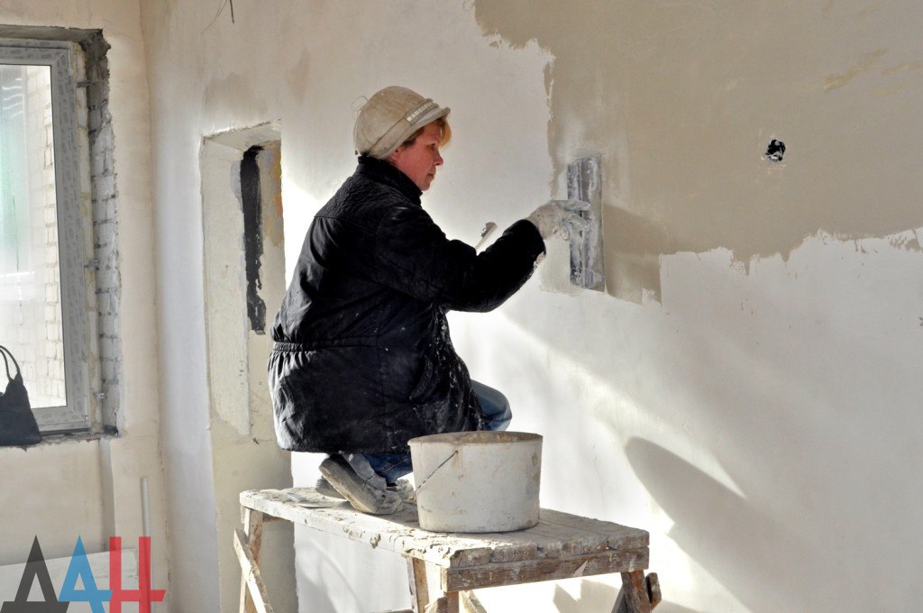Дебальцево и Углегорск готовятся к своему первому Новому году в составе ДНР. Дебальцево и Углегорск готовятся к своему первому Новому году в составе ДНР.
