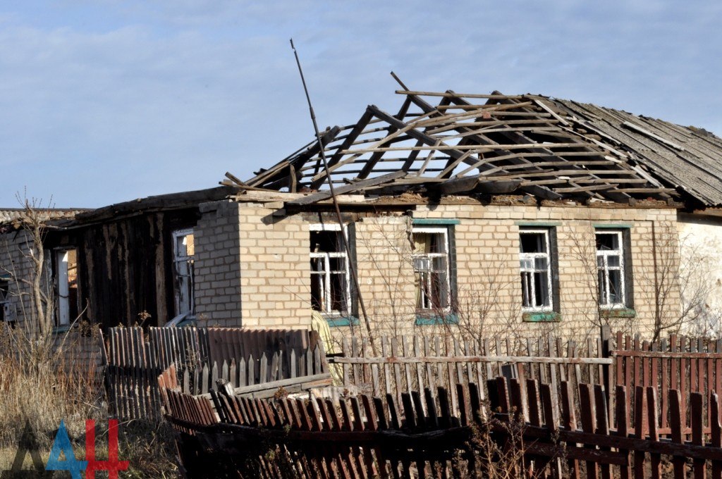 Дебальцево и Углегорск готовятся к своему первому Новому году в составе ДНР. Дебальцево и Углегорск готовятся к своему первому Новому году в составе ДНР.