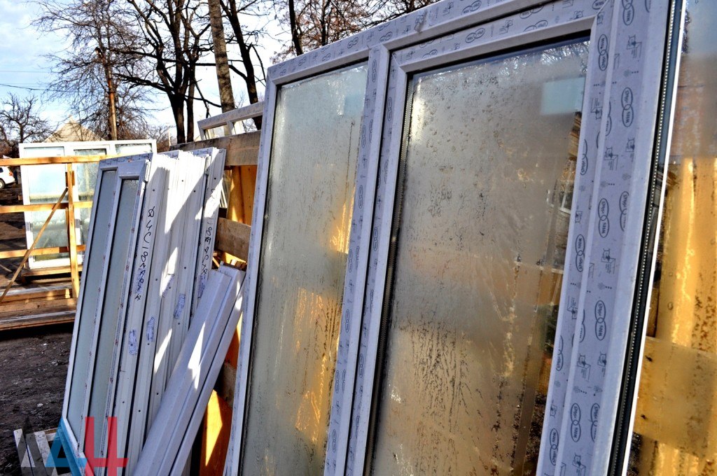 Дебальцево и Углегорск готовятся к своему первому Новому году в составе ДНР. Дебальцево и Углегорск готовятся к своему первому Новому году в составе ДНР.