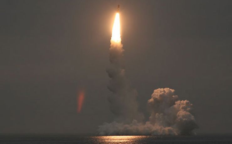 Под Северодвинском ступень крылатой ракеты упала на жилой дом Под Северодвинском ступень крылатой ракеты упала на жилой дом