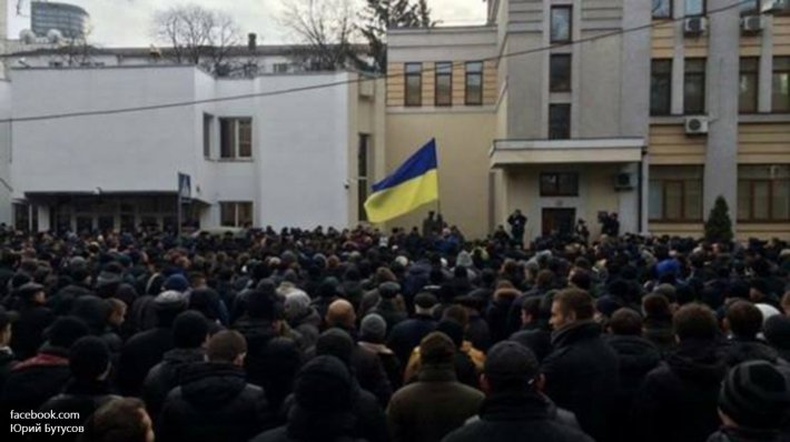 Порошенко и Яценюк способны отправить Украину в тартарары — политолог Порошенко и Яценюк способны отправить Украину в тартарары — политолог