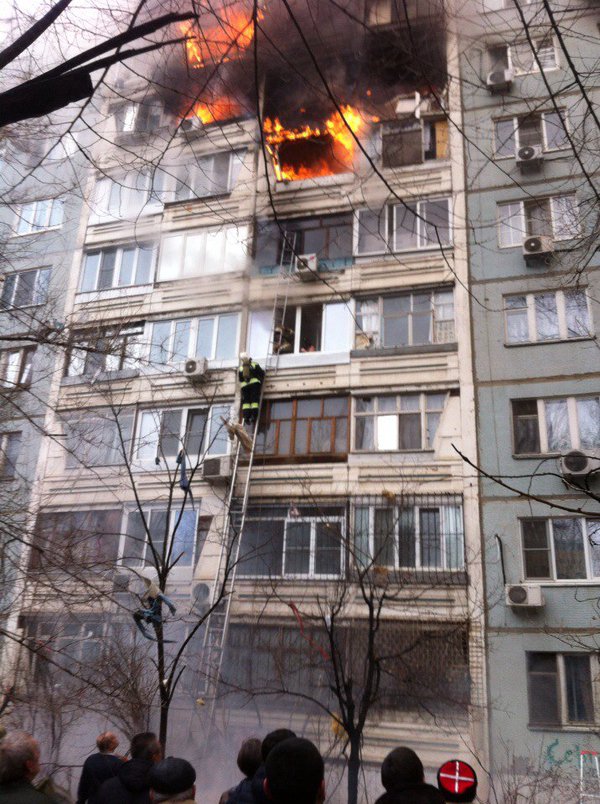 В девятиэтажном доме в Волгограде взорвался бытовой газ В девятиэтажном доме в Волгограде взорвался бытовой газ