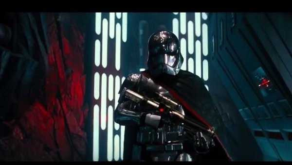 В США полицейские убили мужчину за выкрикивания цитат из "Звездных войн" В США полицейские убили мужчину за выкрикивания цитат из "Звездных войн"