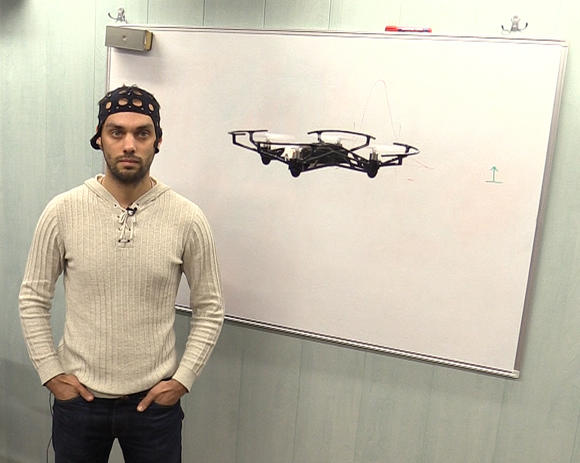 Российские учёные разработали квадрокоптер, управляемый силой мысли