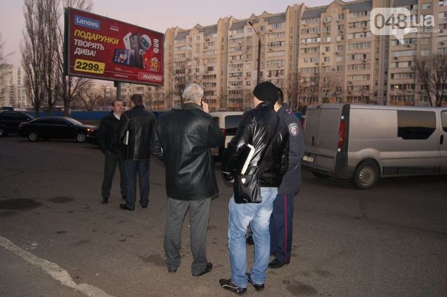 Это Одесса, детка: Суровые одесские бандиты с ограбления ювелирного уходили на маршрутке. Это Одесса, детка: Суровые одесские бандиты с ограбления ювелирного уходили на маршрутке.