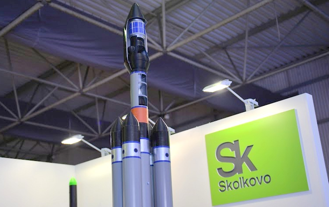 Неизвестные полгода слушали закрытую связь Минобороны в «Сколково» Неизвестные полгода слушали закрытую связь Минобороны в «Сколково»