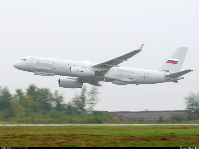 Новейший российский самолет шпион Ту-214Р совершил полет вдоль всей российско-украинской границы Новейший российский самолет шпион Ту-214Р совершил полет вдоль всей российско-украинской границы