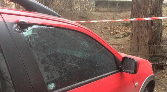 В результате взрыва у жилого дома в Киеве погиб мужчина В результате взрыва у жилого дома в Киеве погиб мужчина