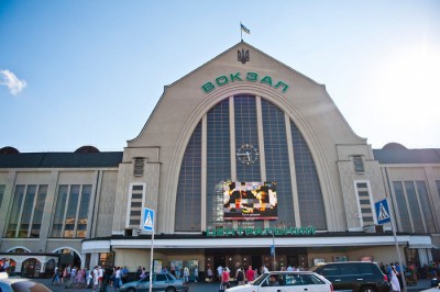 На киевском ж/д вокзале пассажиров агитируют совершать теракты на территории РФ На киевском ж/д вокзале пассажиров агитируют совершать теракты на территории РФ