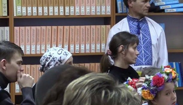 Бандерлоги в оккупированном Красноармейске провели вечер памяти Бандеры Бандерлоги в оккупированном Красноармейске провели вечер памяти Бандеры