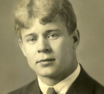 Ровно 90 лет назад убили Сергея Есенина. Убили? Правда сокрыта в архивах НКВД.