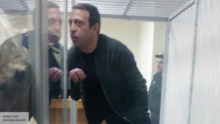 Суд над лидером УКРОПа: Корбан потерял сознание, а силовики подрались с депутатами Суд над лидером УКРОПа: Корбан потерял сознание, а силовики подрались с депутатами