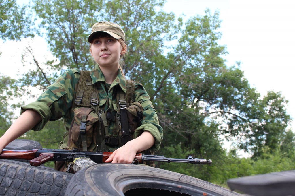 20-летняя ополченка: «Хороший нацист – мёртвый нацист» 20-летняя ополченка: «Хороший нацист – мёртвый нацист»