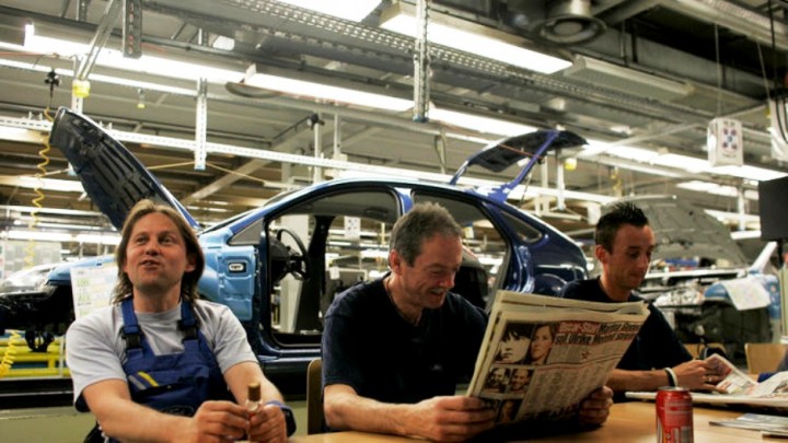 26 немцам в течение года платили по тысяче евро в месяц, чтобы проверить, будут ли они при этом работать 26 немцам в течение года платили по тысяче евро в месяц, чтобы проверить, будут ли они при этом работать