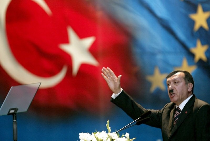 Турецкие депутаты просят ЕС «приструнить» Эрдогана