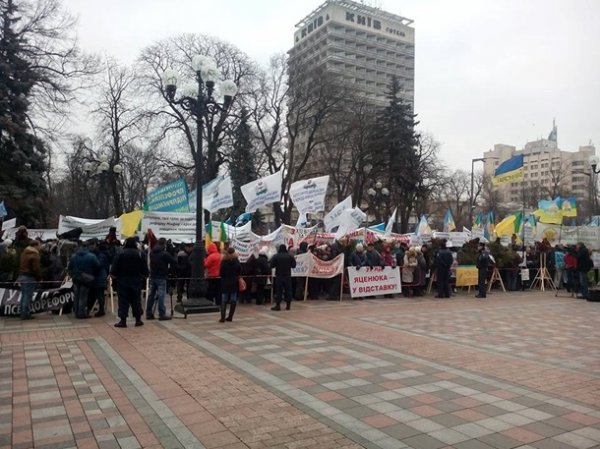 Дорогие лавочники, а не сходить ли вам… в Европу?