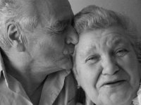 Не забудьте поздравить с Новым годом своих родителей