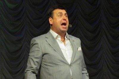 Свидомые разоблачили жену юмориста Данильца: Она «лайкала» открытку жителям Донбасса Свидомые разоблачили жену юмориста Данильца: Она «лайкала» открытку жителям Донбасса