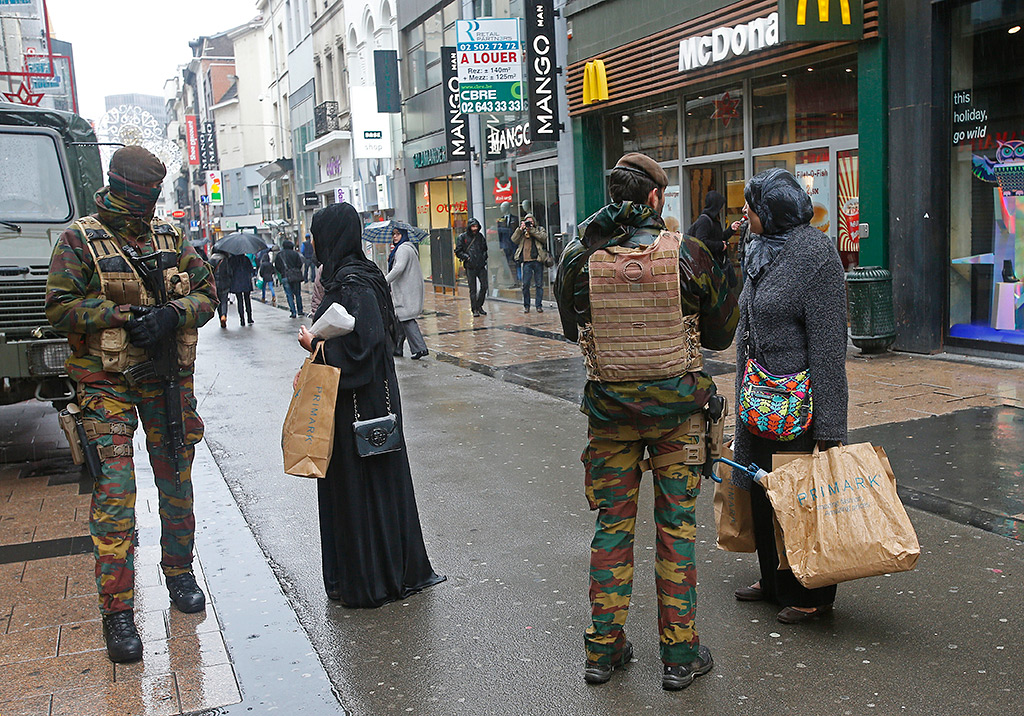 Полиция обнаружила в Брюсселе мастерскую по изготовлению поясов для смертников Полиция обнаружила в Брюсселе мастерскую по изготовлению поясов для смертников