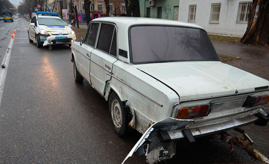 Копы-аваковцы продолжают бить машины Копы-аваковцы продолжают бить машины