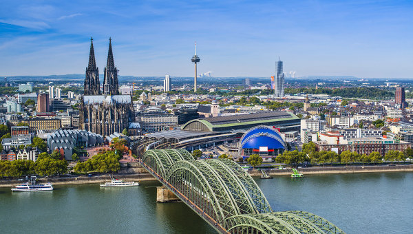 Министр юстиции ФРГ: нападения на женщин в Кельне были спланированы Министр юстиции ФРГ: нападения на женщин в Кельне были спланированы