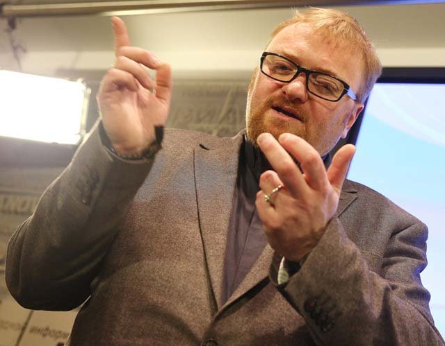 "Постапокалиптические орки" против "вредных насекомых": Милонов ответил советнику Порошенко "Постапокалиптические орки" против "вредных насекомых": Милонов ответил советнику Порошенко