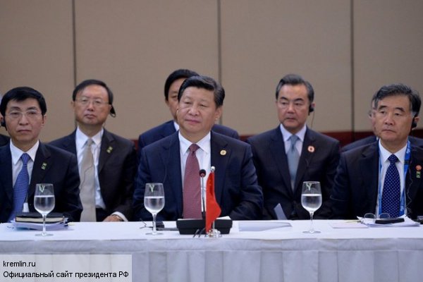 Немец об Украине и России, зал падает со смеху!