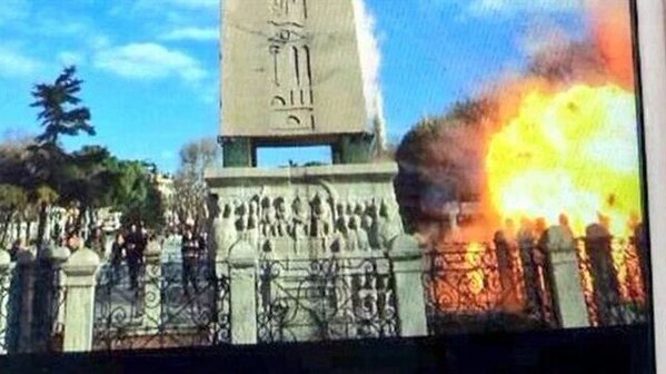 Взрыв в центре Стамбула (Фото, видео 18+) Взрыв в центре Стамбула (Фото, видео 18+)