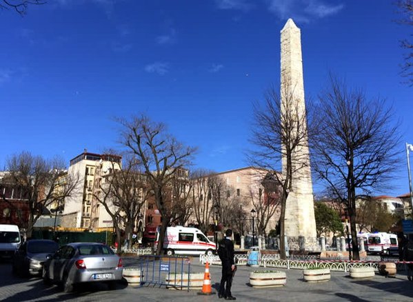 Взрыв в центре Стамбула (Фото, видео 18+) Взрыв в центре Стамбула (Фото, видео 18+)