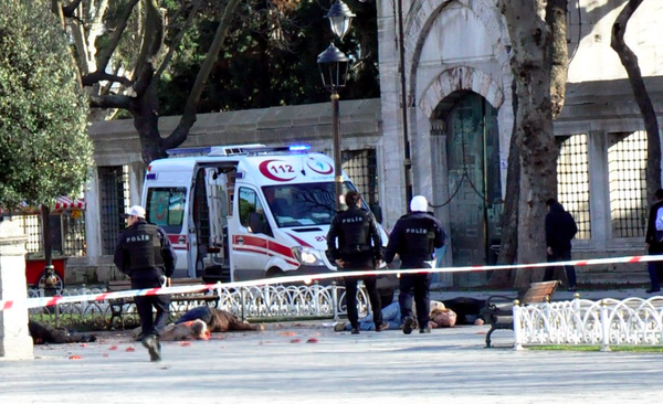 Взрыв в центре Стамбула (Фото, видео 18+) Взрыв в центре Стамбула (Фото, видео 18+)