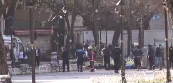 Взрыв в центре Стамбула (Фото, видео 18+) Взрыв в центре Стамбула (Фото, видео 18+)