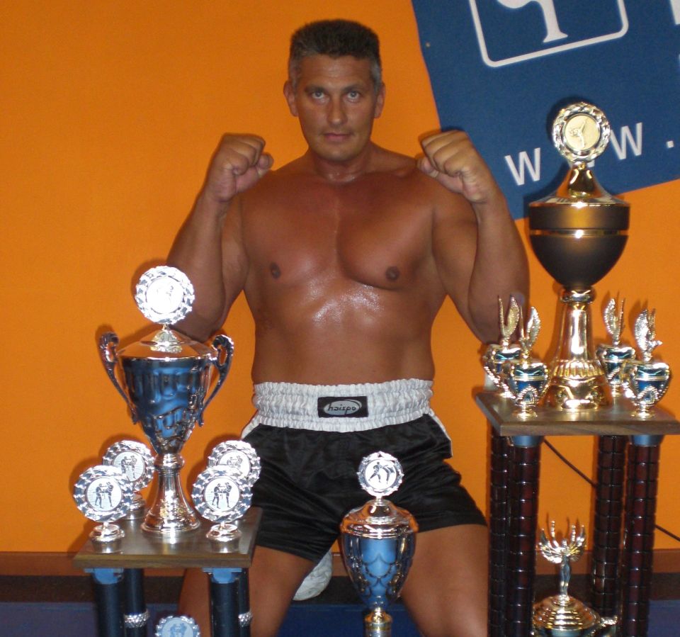 Герой Кельна: славянский кик-боксёр спас женщин в ночь изнасилований, избив толпу мигрантов