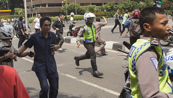 СМИ: в центре Джакарты прогремели новые взрывы СМИ: в центре Джакарты прогремели новые взрывы