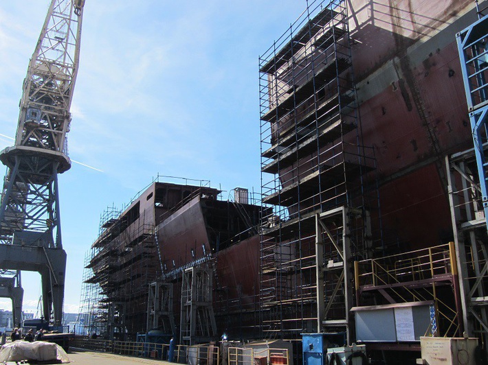 Строительство первой в мире плавучей АЭС и крупнейшего ледокола вошло в решающую стадию