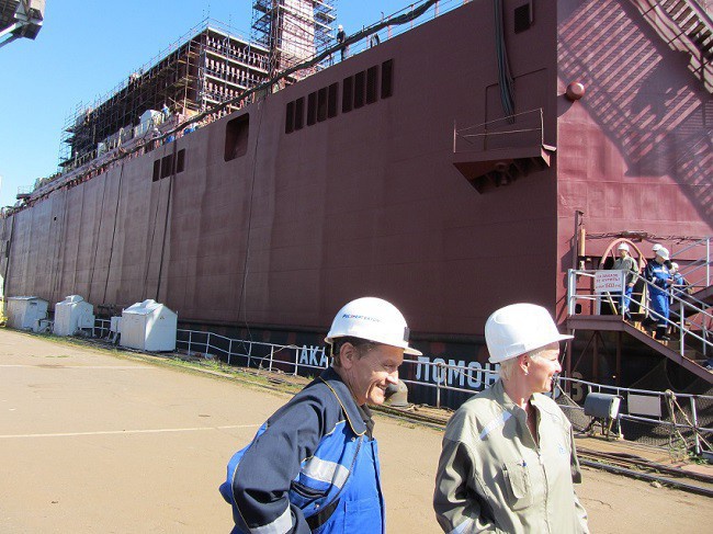 Строительство первой в мире плавучей АЭС и крупнейшего ледокола вошло в решающую стадию