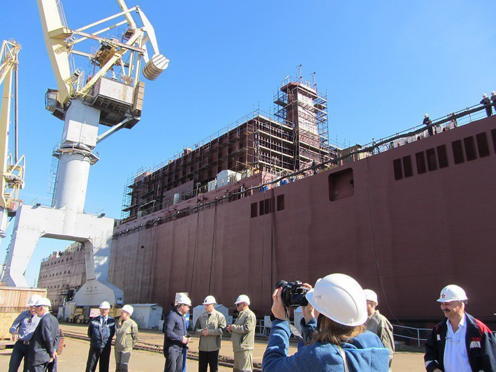 Строительство первой в мире плавучей АЭС и крупнейшего ледокола вошло в решающую стадию